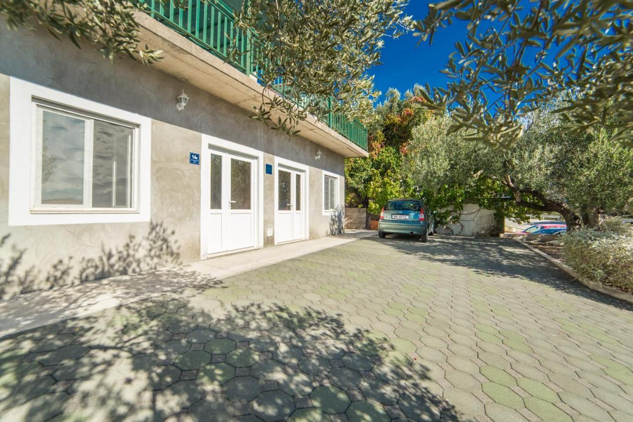 Apartment Jadranka Brist Exteriör bild