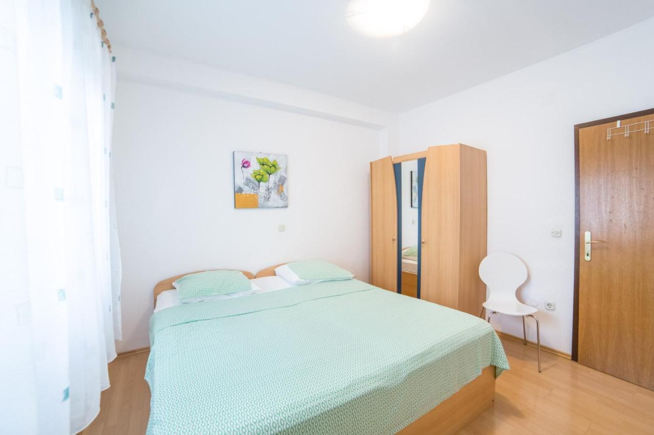 Apartment Jadranka Brist Exteriör bild